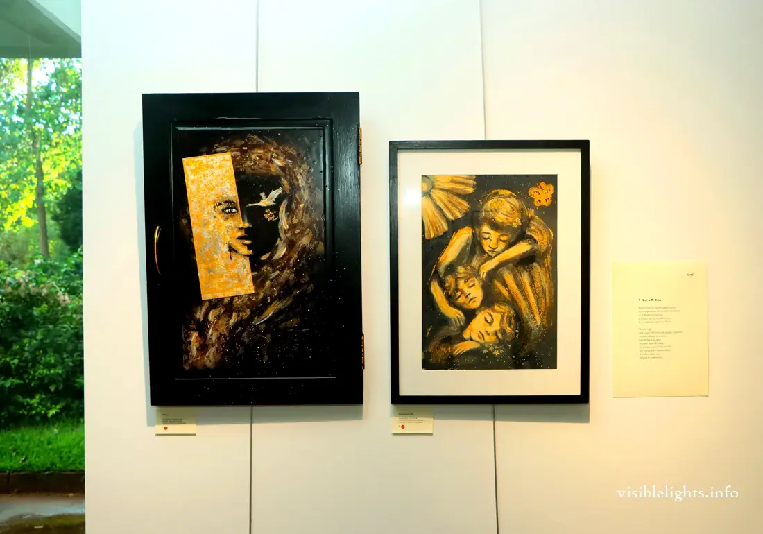 A Glimpse into Lisa's Art Exhibition: A Captivating Photoshoot